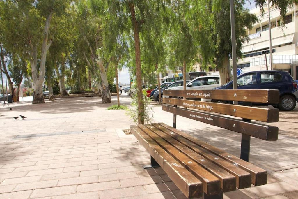 Апартаменти Glyfada Path Of Poets Афіни Екстер'єр фото